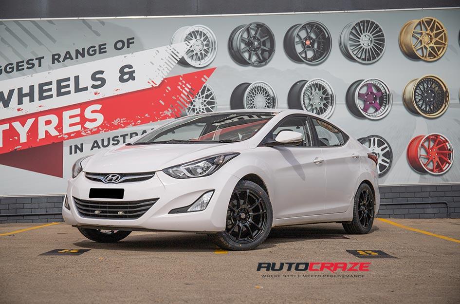 HYUNDAI-ELANTRA-CHALLENGE-BLACK